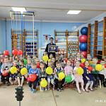 Госавтоинспекция Брянской области по городу Новозыбкову провела акцию «Любишь жизнь – соблюдай ПДД» для воспитанников детского сада