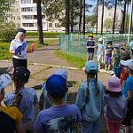 В Железногорске госавтоинспекторы посещают пришкольные лагеря в рамках акции "Подросток-лето"
