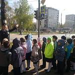 Во Всемирный день отказа от автомобиля «Шагающий автобус» проводил кировских школьников на уроки 
