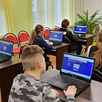 Новгородские школьники присоединились к участию во всероссийской онлайн-олимпиаде «Безопасные дороги»