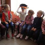 Сотрудники Барнаульской Госавтоинспекции провели с детьми игру по ПДД «В гостях у светофора»