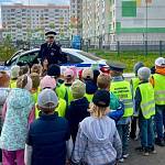 В Новгородской области уроки ранней профориентации познакомили детей с деятельностью сотрудников дорожной полиции