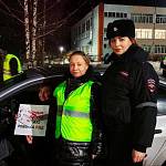 В Великом Новгороде автоинспекторы и активисты выступили за обеспечение безопасности детей-пассажиров 