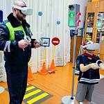 Новгородские дошкольники с помощью технологии виртуальной реальности формируют навыки безопасного ориентирования в дорожном движении