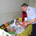В Нальчике главный госавтоинспектор Кабардино-Балкарии позаботился о безопасности детей, пострадавших в ДТП