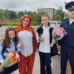 В Новгородской области «Детский патруль» помог нескольким сотням школьников стать заметнее на дорогах