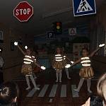 Танец светящихся пешеходов продемонстрировали воспитанники детского сада Пятигорска своим родителям 