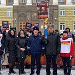 Участники эстафеты безопасности пронесли по улицам Великого Новгорода «факел жизни» в день памяти жертв ДТП