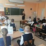 Сотрудники кемеровской Госавтоинспекции провели уроки безопасности для младших школьников