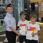 Сотрудники кемеровской Госавтоинспекции посетили один из детских магазинов 