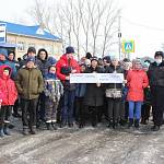 В Новосибирской области автоинспекторы и отряд ЮИД провели акцию «Наушники сними и за дорогою следи»