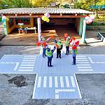 В кировском детском саду открылась учебно-тренировочная площадка для изучения дорожных правил