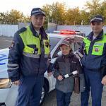 В Омской области мальчик, мечтающий стать инспектором ДПС, посетил Госавтоинспекцию