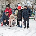 Дошкольники Нальчика сделали информативные хэштеги по ПДД на снегу 