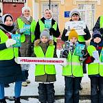 Активисты «Родительских патрулей» помогают новгородским семьям выбрать правильный ориентир в дорожном движении