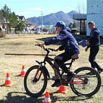 В Чемальском районе Республики Алтай, в знак поддержки акции «Без Вас не получится», во всех школах прошел « Единый урок безопасной езды»  для юных велосипедистов   