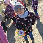 В Свердловской области в рамках социальной кампании «Без вас не получится» дошкольники вручили водителям яркие памятки